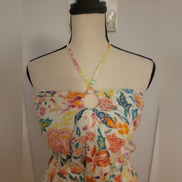 Old Navy Floral Romper - Picture 2 of 10
